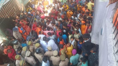 stone pelting on Kanwariyas near Vankhandi Nath temple in Bareilly