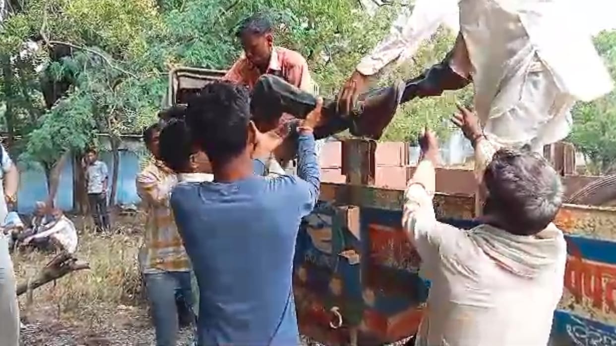 Three including uncle-nephew coming from Rajasthan to Rajgarh died in a road accident