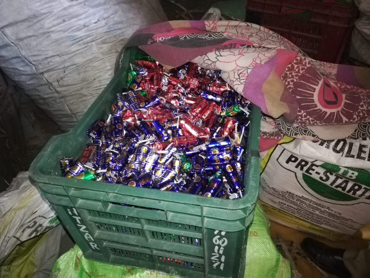 Meerut News Live: Police caught firecrackers from houses in Mawana, Yamuna threatening again in Shamli