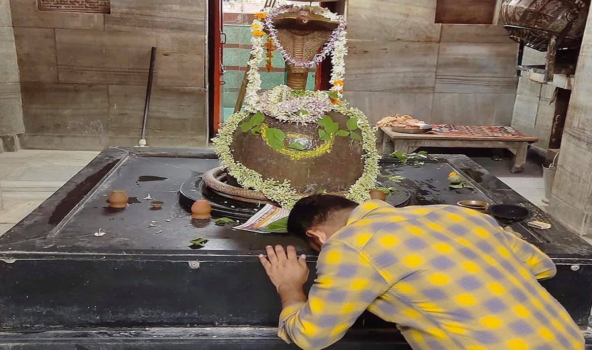 Sawan Special Shooltankeshwar Temple is south gate of Kashi Lord Shiva stopped Ganga