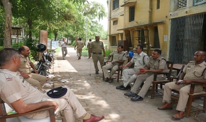 Sarv Seva Sangh Varanasi is now occupied by railways bulldozers can run anytime