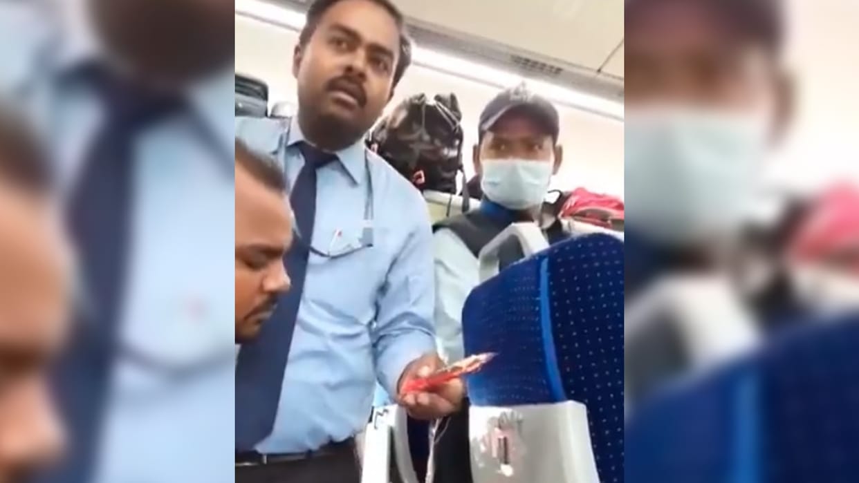 what is halala tea argument between angry passanger and indian railway offical in train video viral