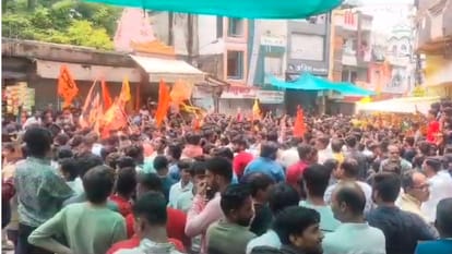 Muslims shouted slogans at Trimbakeshwar temple in Badnagar, Hindu organizations took out a protest march
