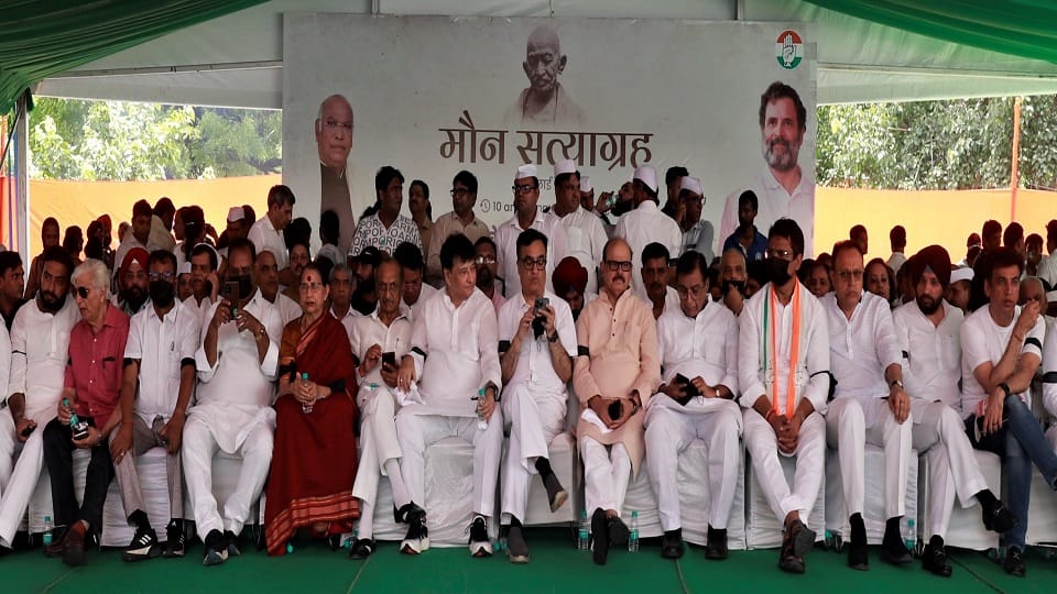 Congress did silent satyagraha against the policies of the Center