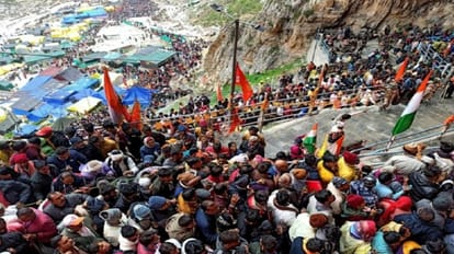 Amarnath Yatra 2023: पवित्र गुफा में 13123 श्रद्धालुओं ने किए बाबा के दर्शन, पिछले साल का जल्द टूटेगा रिकार्ड Amarnath Yatra: 13123 devotees visited Baba holy cave, last year record broken soon
