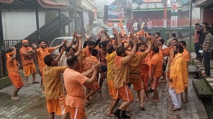 Sawan Somwar 2023 Crowds of devotees gathered in pagodas Shiva Temple Devbhoomi Watch Photos