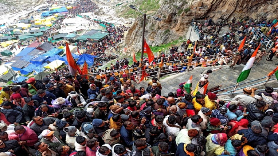 Amarnath Yatra: 13123 devotees visited Baba holy cave, last year record broken soon