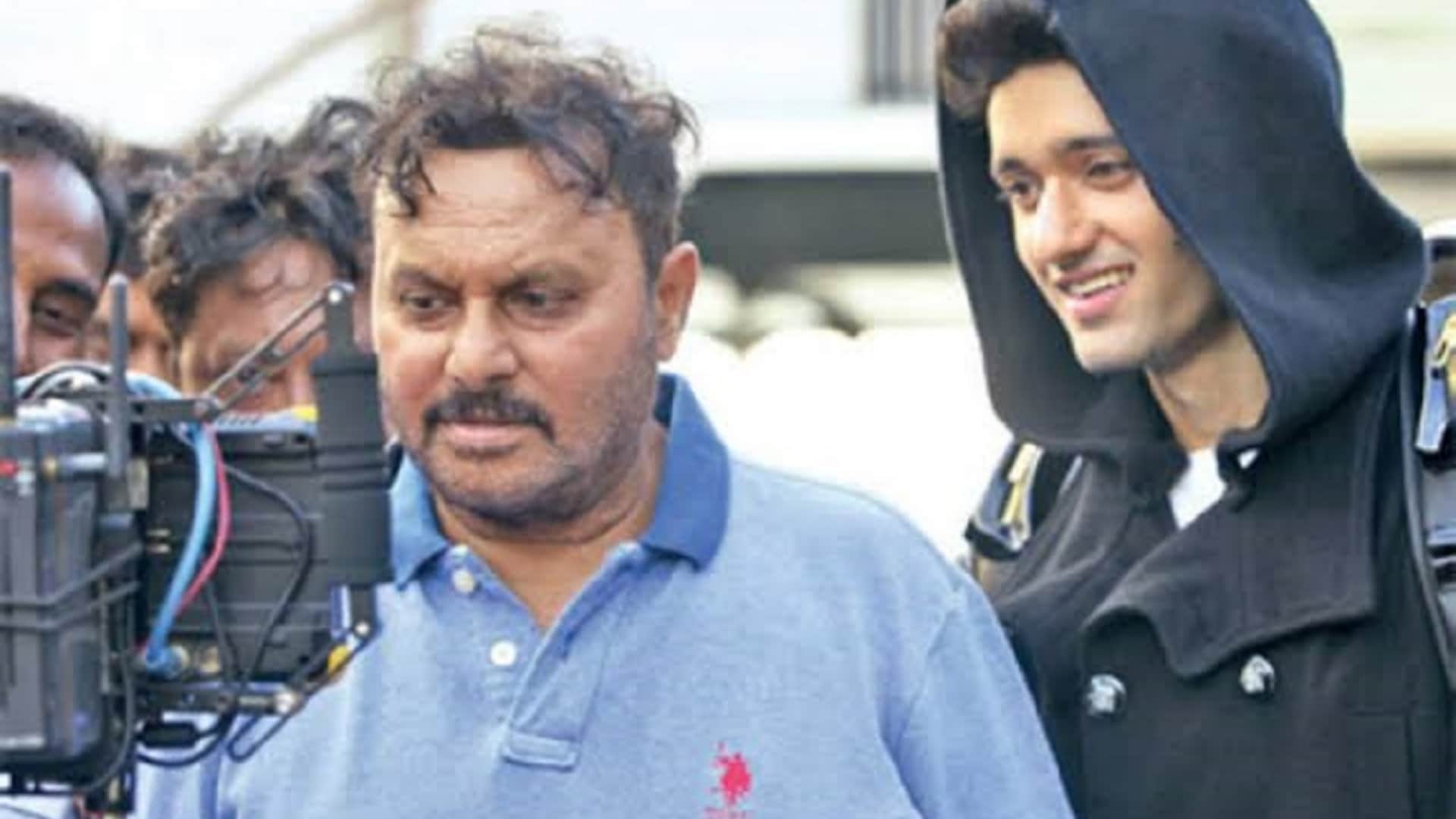 Director Anil Sharma targeted Shahrukh Khan Starrer film Pathan said the film earned only 1.25 crores in South