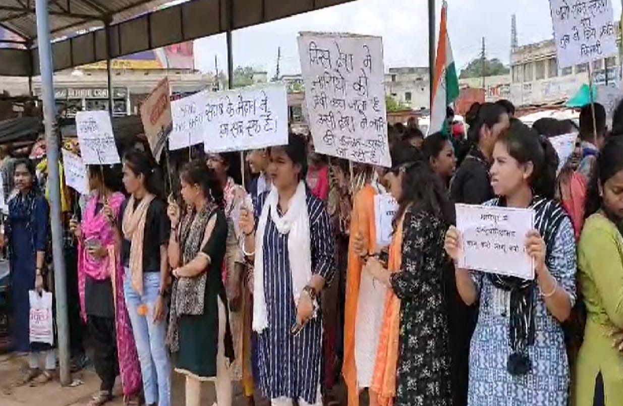All tribal women protest in Chhattisgarh against Manipur violence