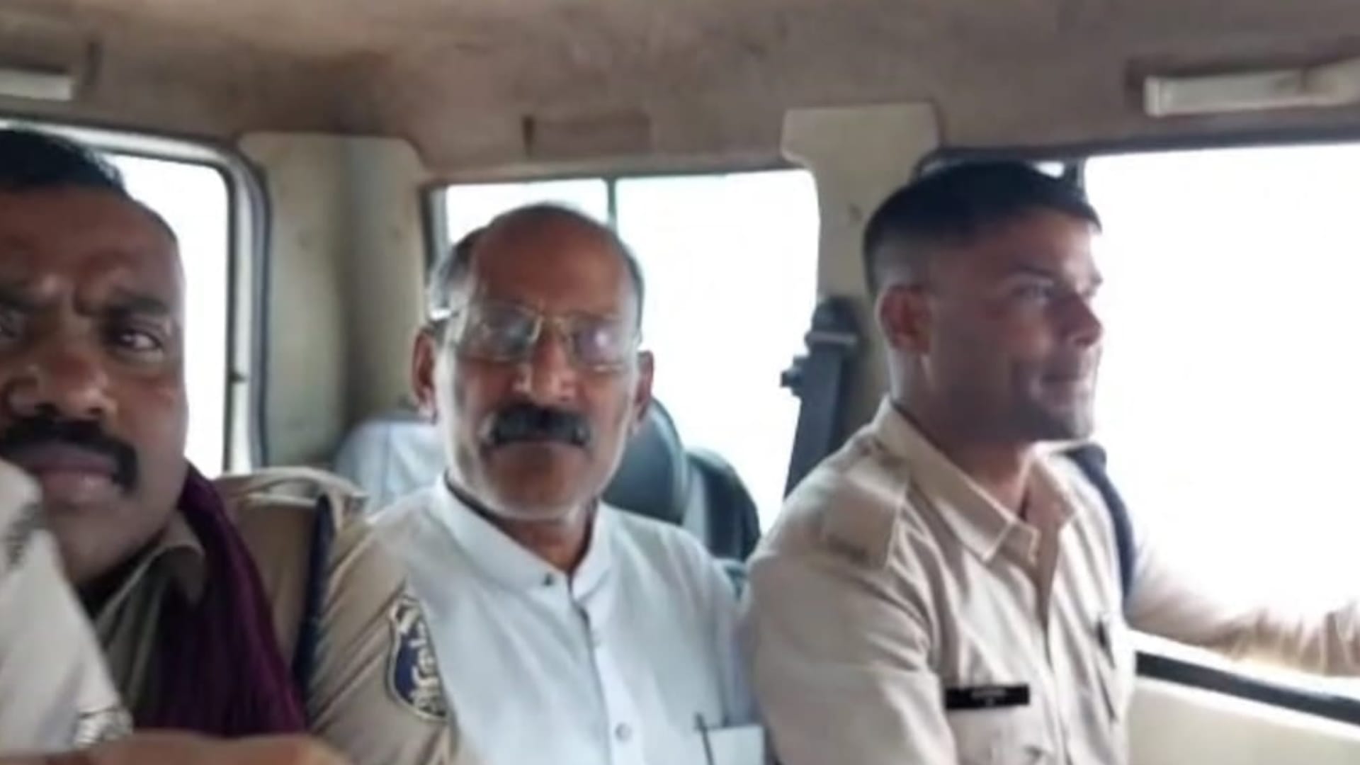 पुलिस गिरफ्त में आरोपी भाजपा नेता प्रीतपाल बेलचंदन।