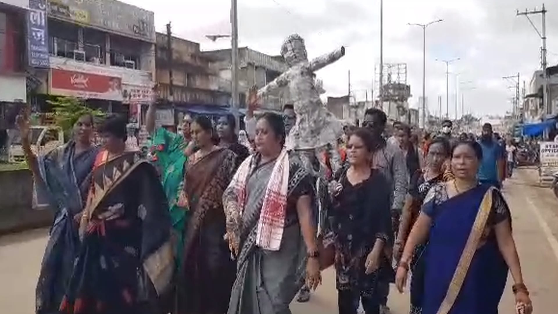 मणिपुर हिंसा के विरोध में कांग्रेसियों ने किया प्रदर्शन।