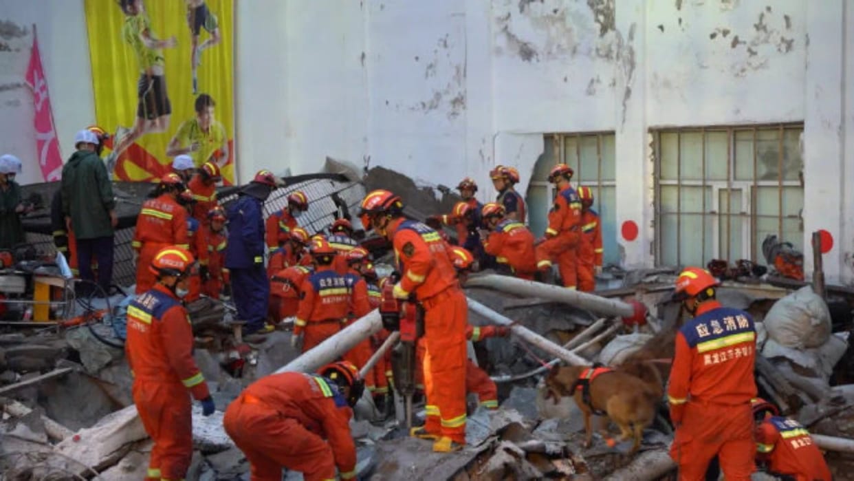 china school gym roof collapse nine dead many injured