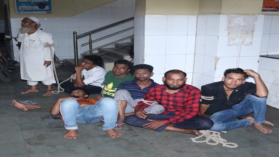 Raid at six in the morning created a stampede in Makdum Nagar