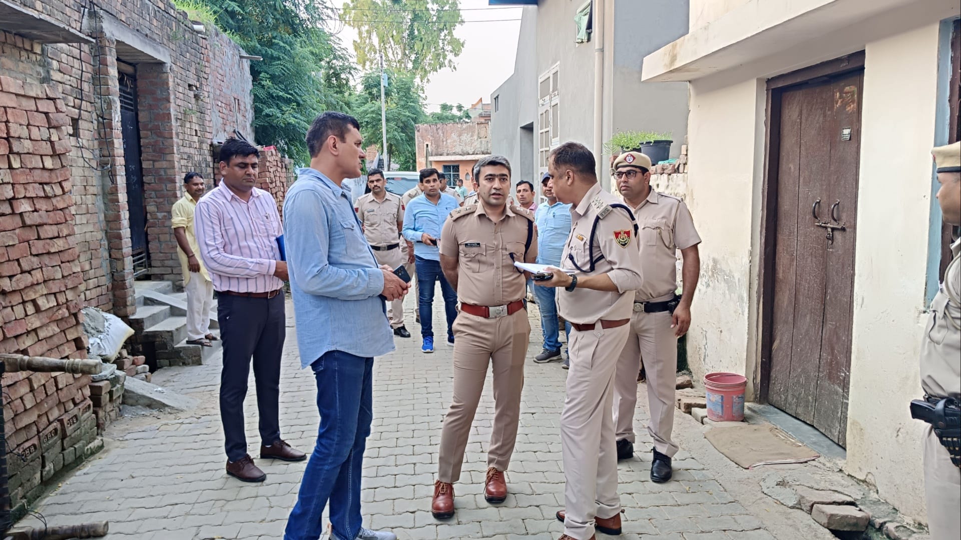 Big incident in Sonipat: Two brothers shot dead old man, angry villagers beat them both to death
