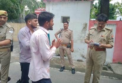 Old man killed and two sons injured in election rivalry, panic in the area due to rapid firing in front of pol