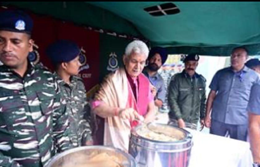 LG Manoj Sinha reached Baltal know about arrangements Amarnath Yatra