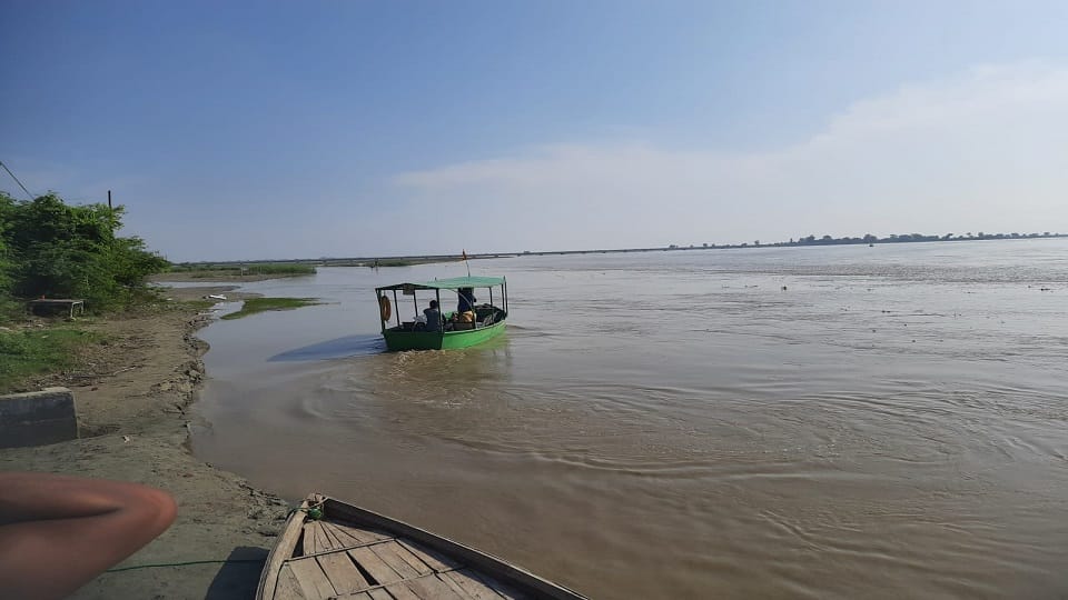 Girl jumps into Ganga in Anupshahar says i will take next birth