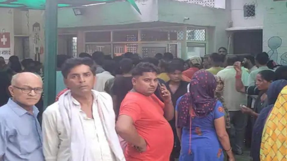 Bulandshahr People were sitting outside house 12 injured