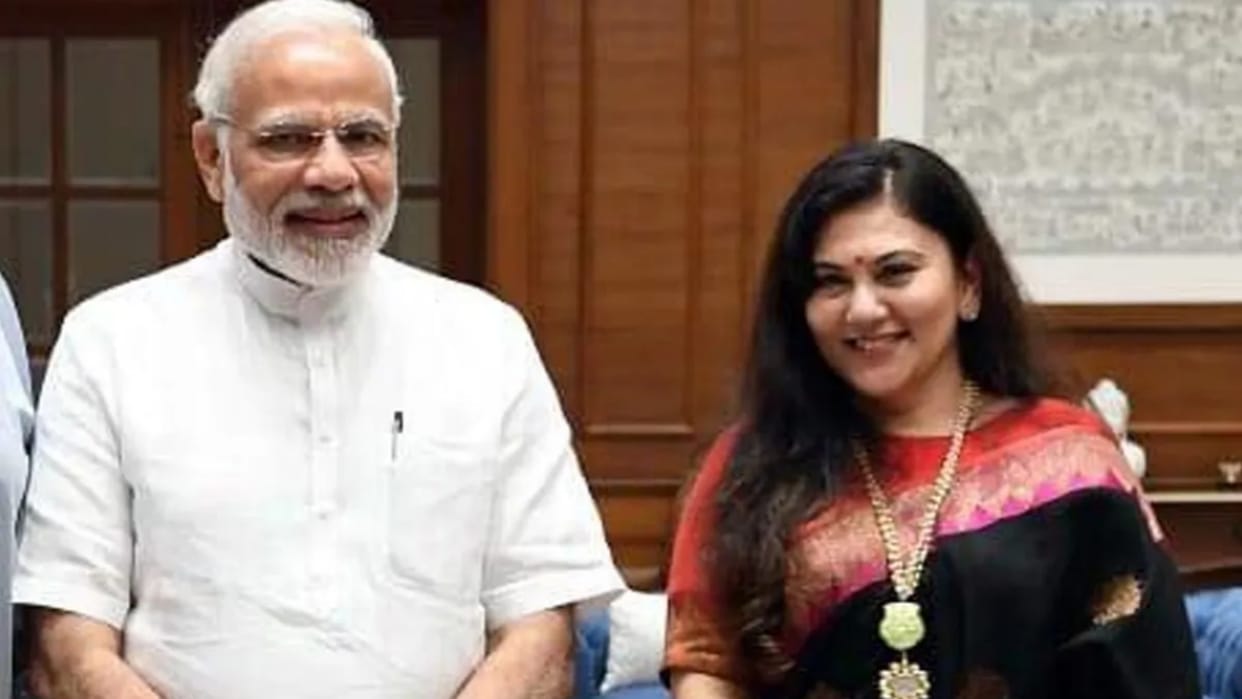 Ramayana Fame Dipika Chikhlia visits Ayodhyas Ram Mandir ahead of shoot expresses gratitude to Pm Modi