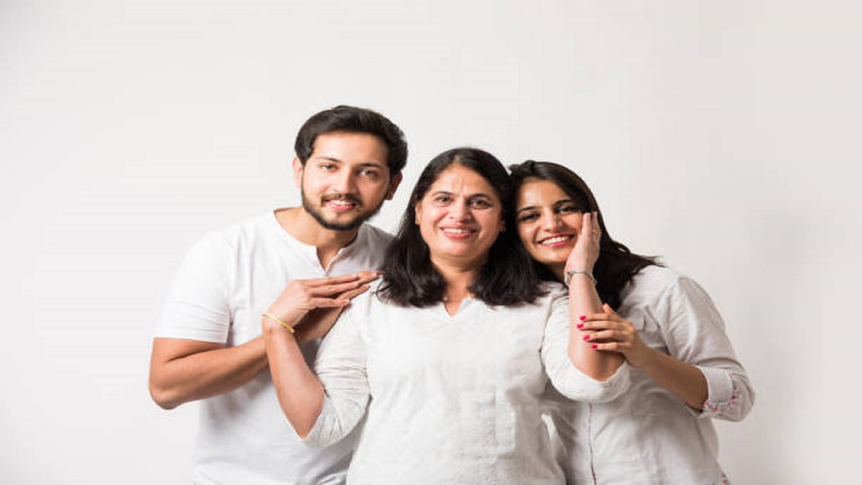 Parenting Tips Never say These 5 phrases to your kids Upbringing Negative Effects in Hindi