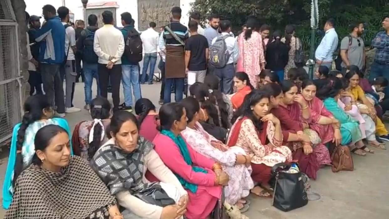 drawing master post code 980 candidates protest outside himachal secretariat demand to declare result