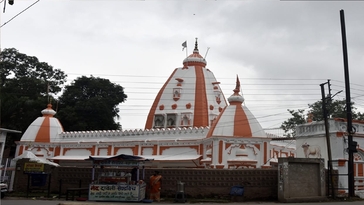 Sawan Somwar 2023: Snakes were always wrapped around Budheshwar Mahadev Shivling, this