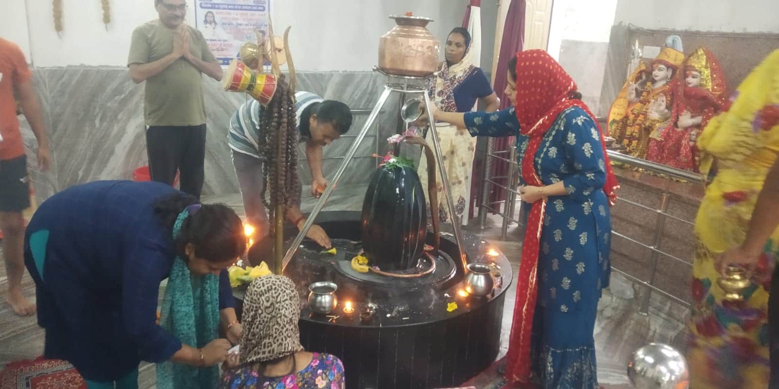 Sawan Somwar 2023 Crowds of devotees gathered in pagodas Shiva Temple Devbhoomi Watch Photos