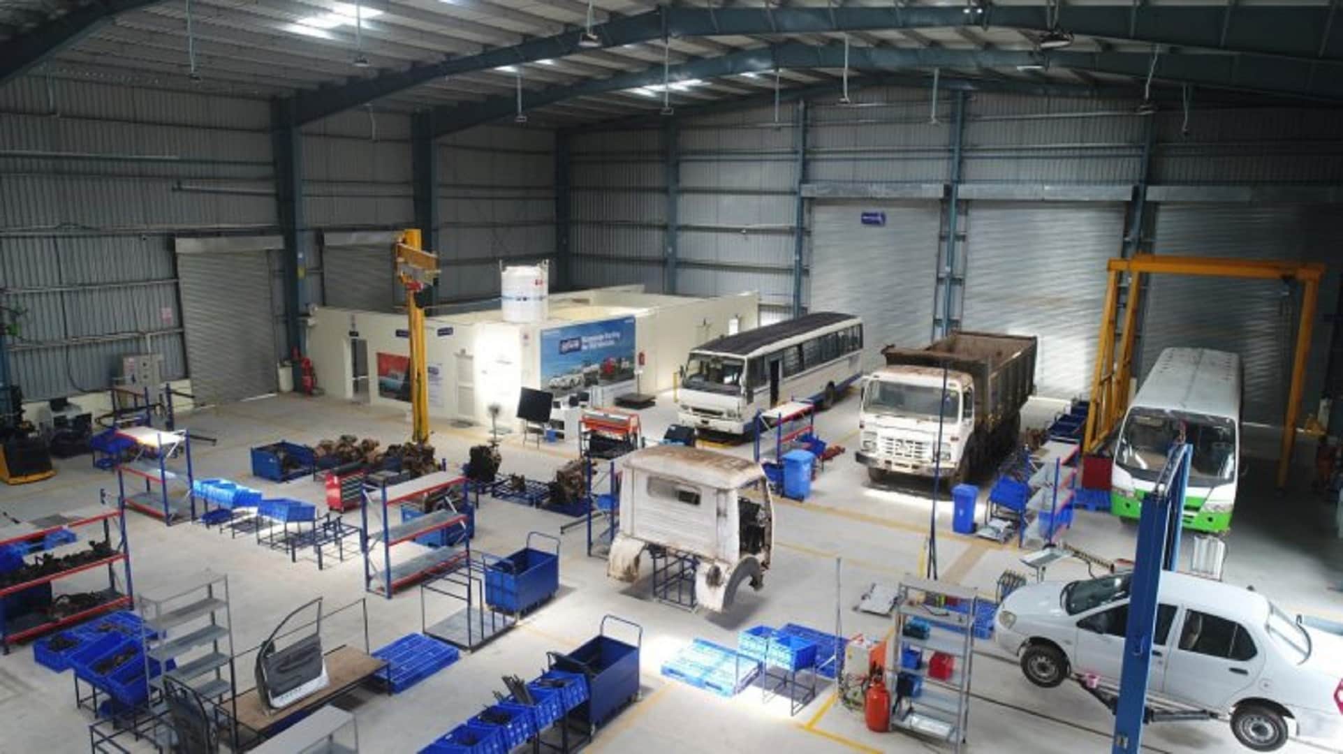 Nitin Gadkari suggests Automobile dealers should also open vehicle scrapping facilities