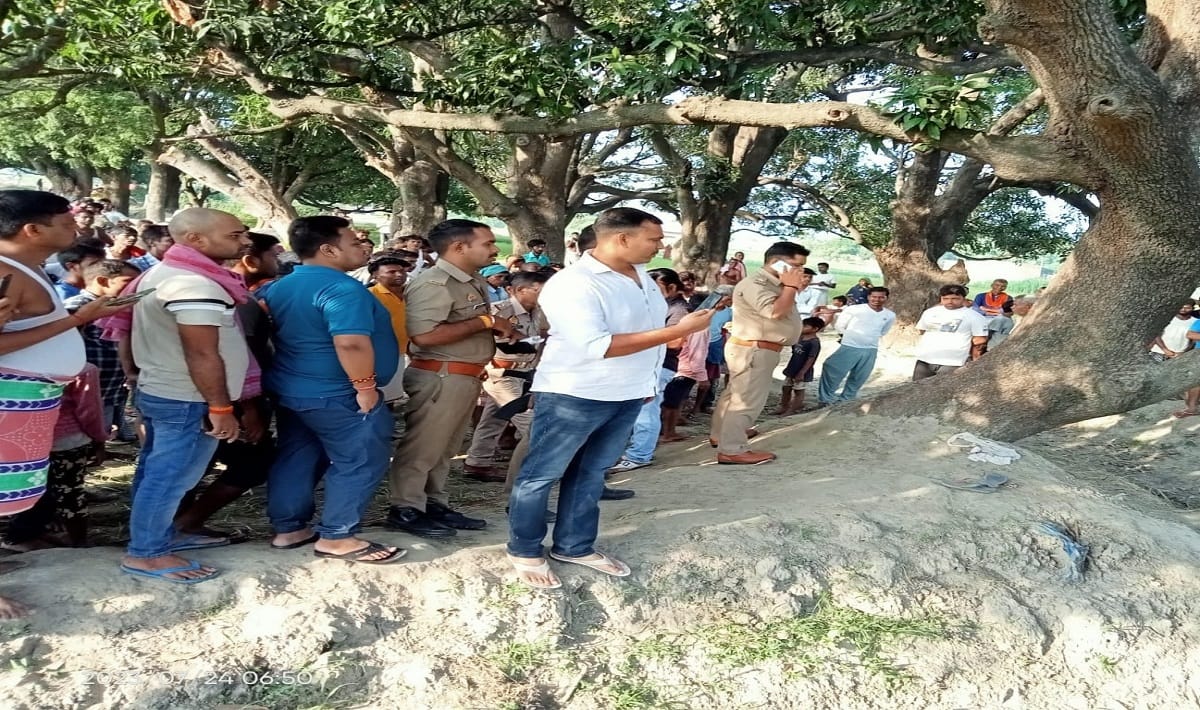 Dead body of middle aged man found hanging from tree in varanasi
