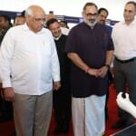 गुजरात के मुख्यमंत्री भूपेंद्र पटेल के साथ राजीव चंद्रशेखर।