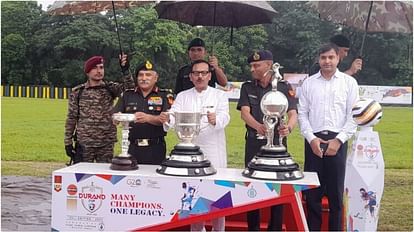 Durand Cup: कोलकाता में डूरंड कप ट्रॉफी का अनावरण, तीन अगस्त से शुरू होगा फुटबाल टूर्नामेंट Durand Cup: Durand Cup trophy unveiled in Kolkata, football tournament to start from August 3