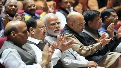 pm modi slam opposition said indian mujahideen name also has india in BJP parliamentary meeting