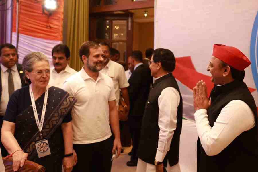 Leaders of opposition parties will meet in UP in November