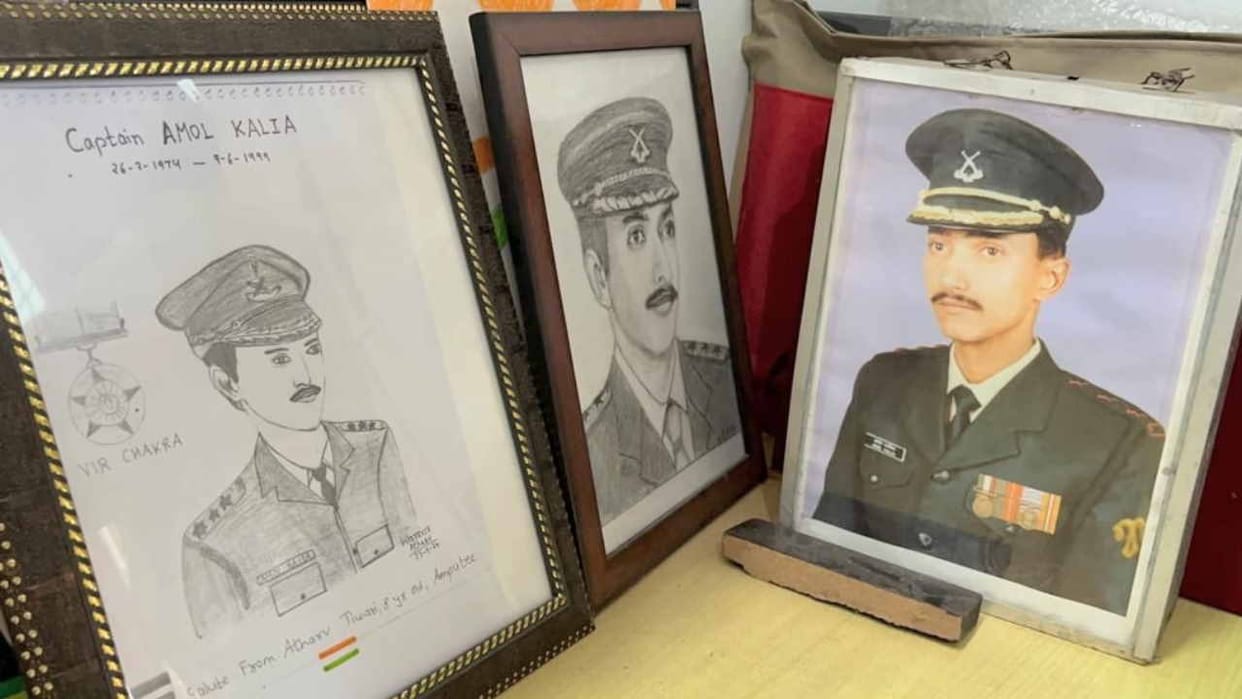 Kargil Vijay Diwas: The cannon model kept in the house of Martyr Amol kalia is facing towards Pakistan, brothe