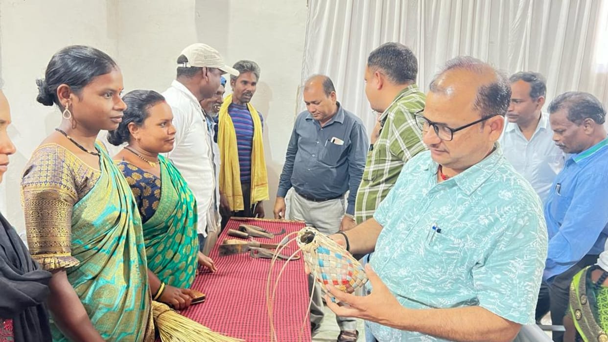Tribal artisan fair organized to promote sale of tribal art in GPM