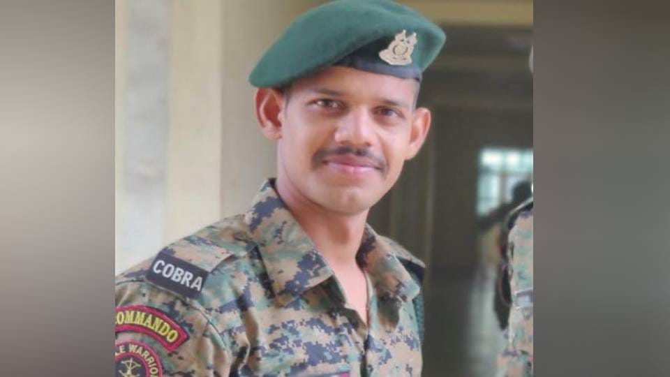 CRPF commando given final farewell amid moist eyes in Etah