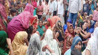 CRPF commando given final farewell amid moist eyes in Etah
