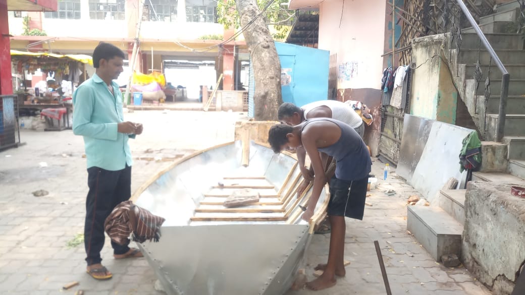 Boats made of tin and wood are made in Kanpur only, supplies are made in many states, Artisans go on invitatio