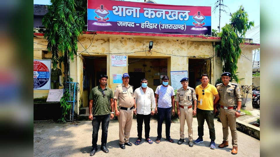 Haridwar Crime News travel businessman  driver  Arrested for demanding extortion from him