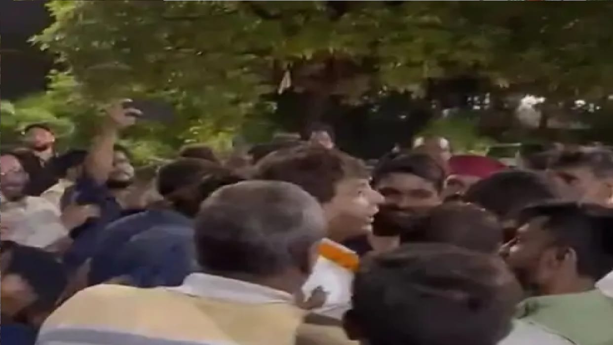 Raipur: Mayor Ejaz Dhebar brother Anwar came out of jail, high court approves interim bail
