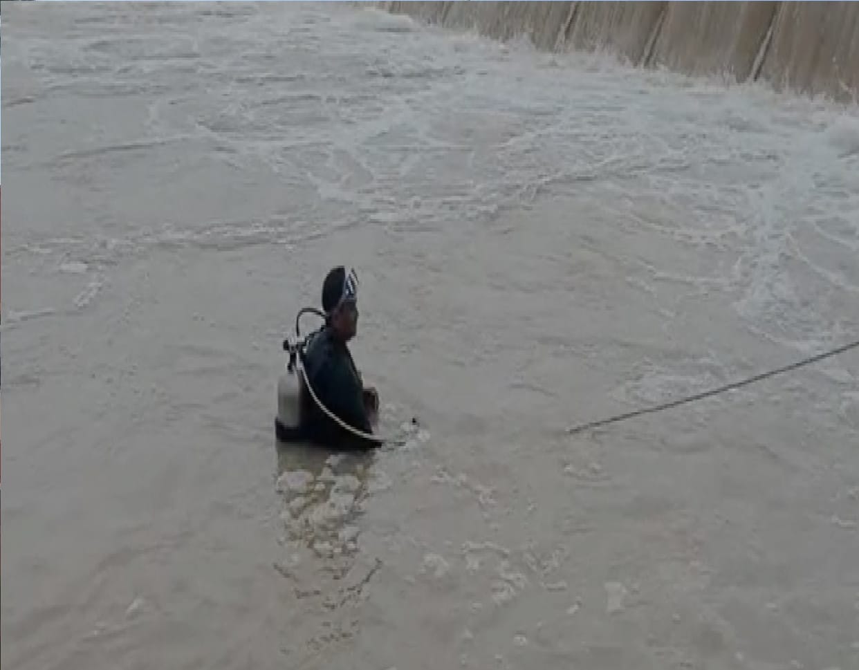 Police recovered body of minor who was swept away in Shivnath river in rajnandgaon