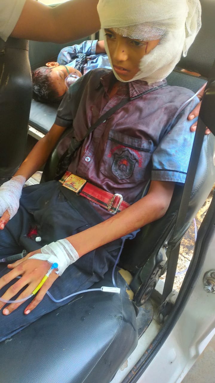 Accident in Ghazipur school bus and truck collide, three students injured, condition of two critical