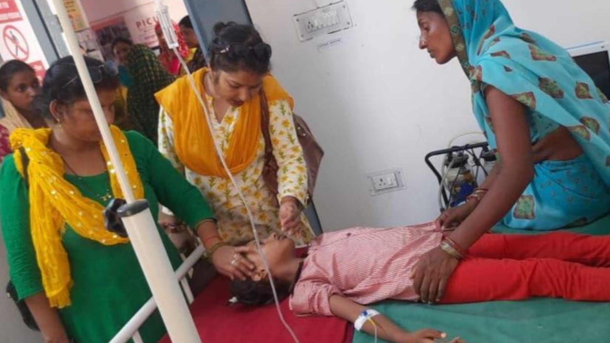 Class 4 student of Composite School Jamunia fainted due to heat