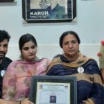 शहीद दलेर सिंह के परिजन