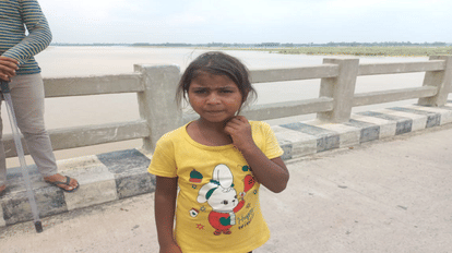 Young man jumped from Kolaghat bridge with two year old son in his lap in front of daughter