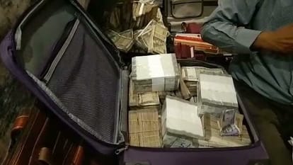 Bihar News : Vigilance raided Engineer Shrikant Sharma of BRPNNL, found cash, jewelry, Bhagalpur News, Patna