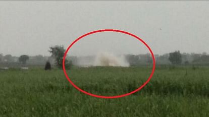 Gas pipeline of IGL company burst in Yamuna river in Baghpat