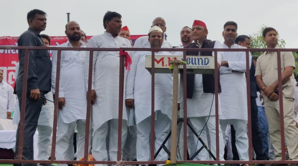 Akhilesh Yadav Visit: Akhilesh Yadav said that BJP is scared of alliance, told the incident of Manipur as sham