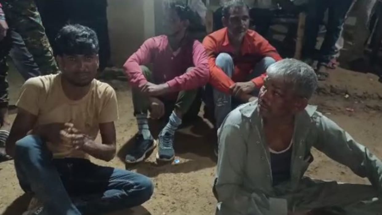 Alwar News Gaurakshak Dal and local people beat up four people on suspicion of cow smuggling
