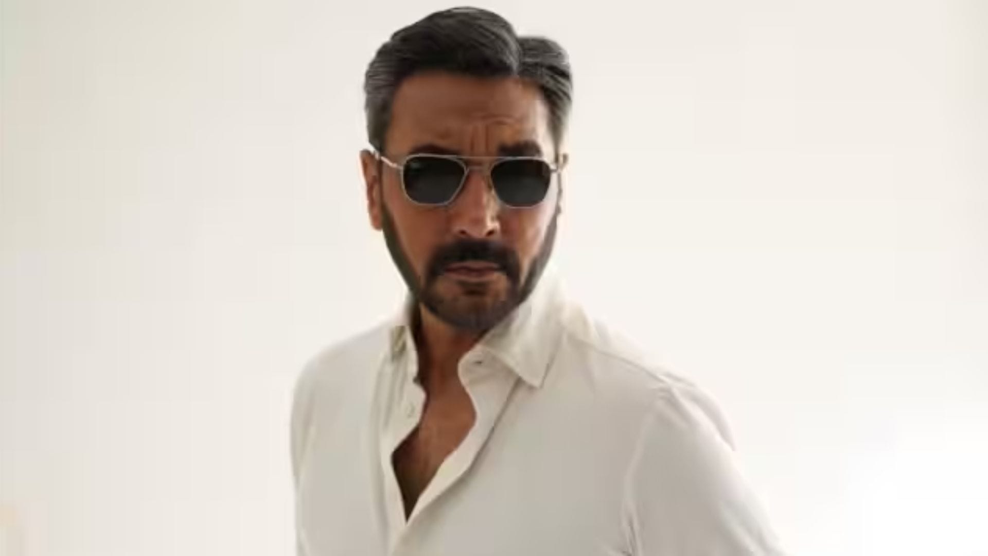 pakistani actor adnan siddiqui show mere paas tum ho actor openes up on bollywood and pakistani film industry